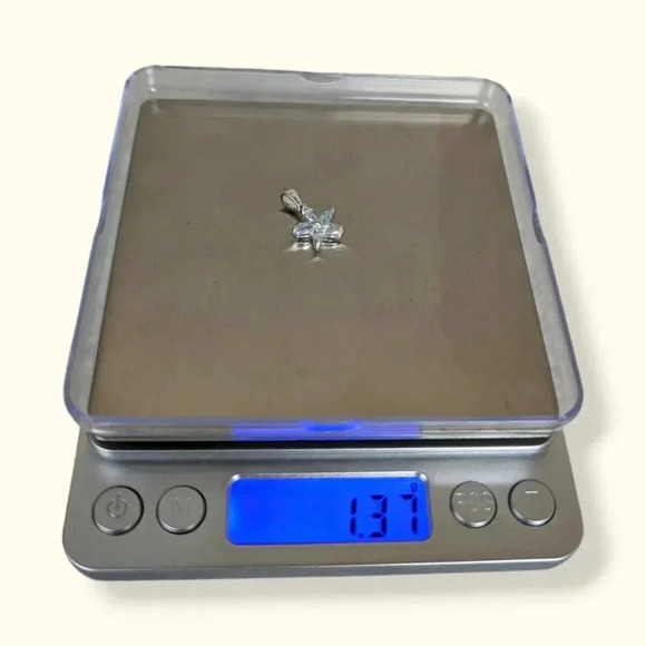 925 Topaz Flower Pendant - Picture 4 of 4